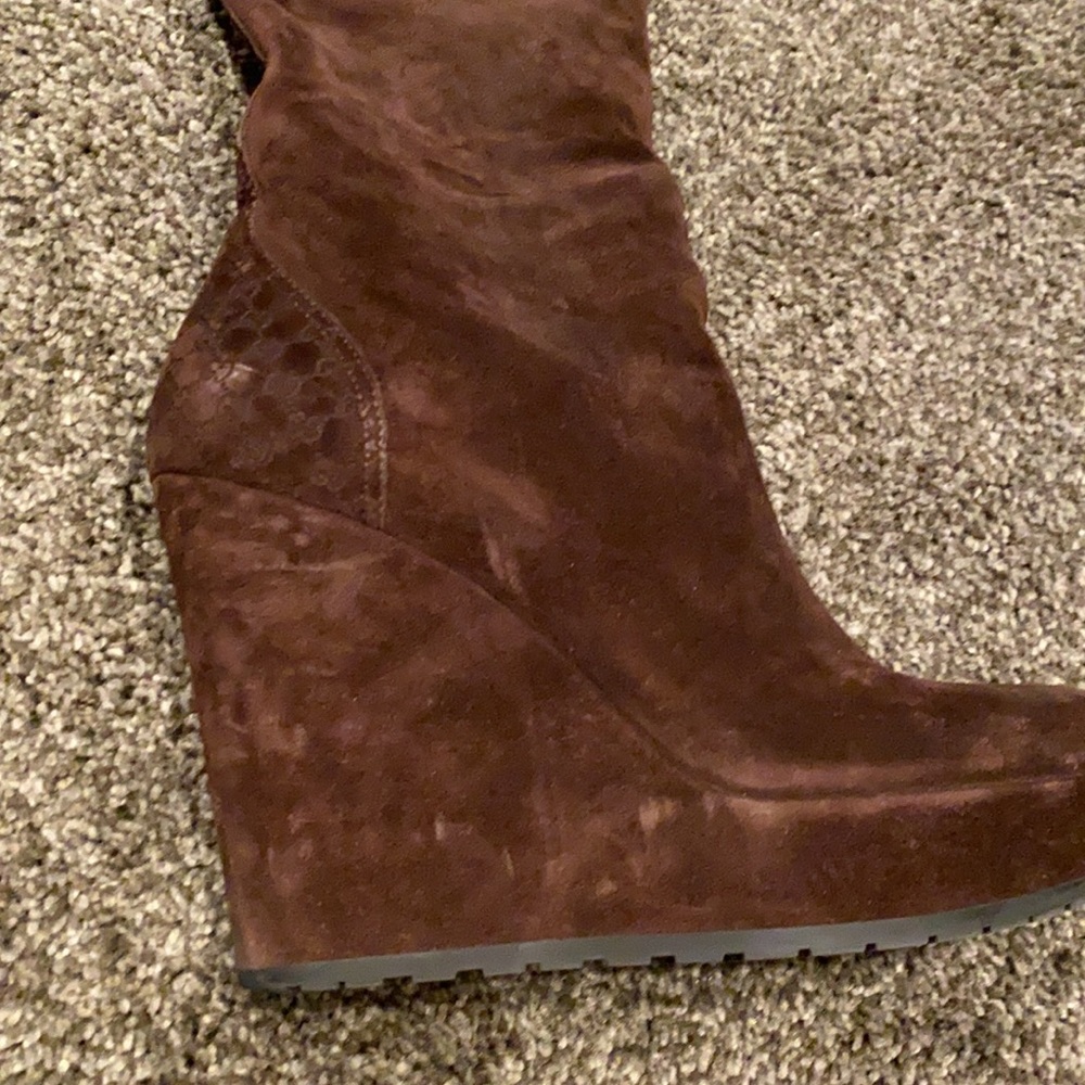 Gorgeous Gucci Brown Suede Boots Size 39 (8.5) - Picture 9 of 9